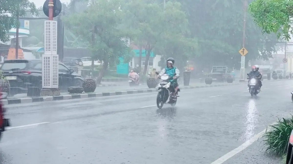 BASAH: Musim hujan di Sidoarjo diprediksi belum akan turun dalam beberapa hari ke depan.