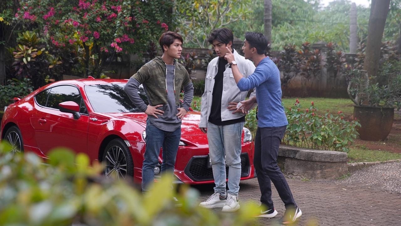 PENGALAMAN BARU: Harris Vriza (tengah) memerankan tokoh Fero di sinetron Jodoh Wasiat Bapak Babak 2 yang tayang setiap hari pukul 21.00 WIB. (IST)