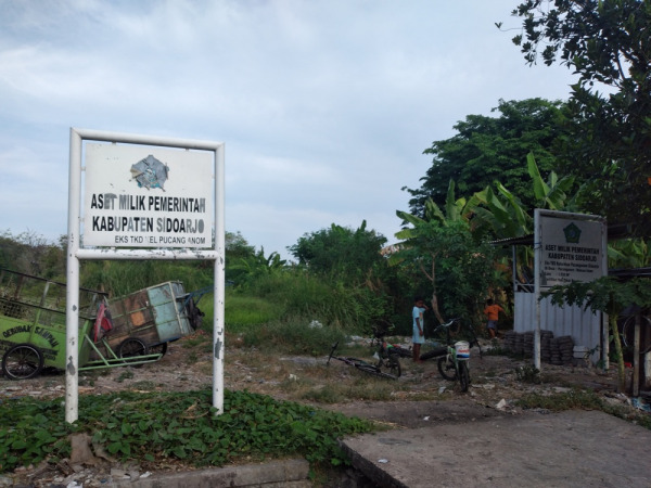 DISULAP : Eks Tanah Kas Desa (TKD) Pucanganom, Sidoarjo yang bakal dibangun jogging track. (HENDRIK MUCHLISON/RADAR SIDOARJO)