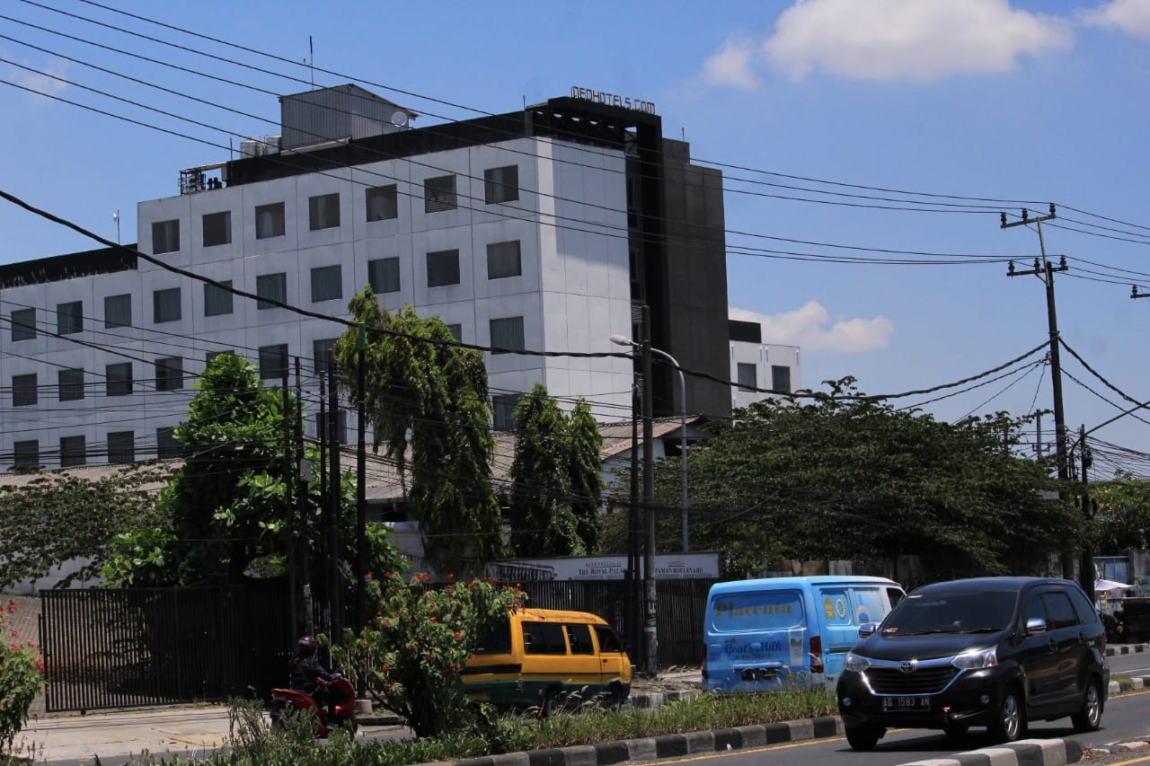 PERSIAPAN: Salah satu hotel di Sidoarjo yang akan dipasang mesin pencatatan pajak online.