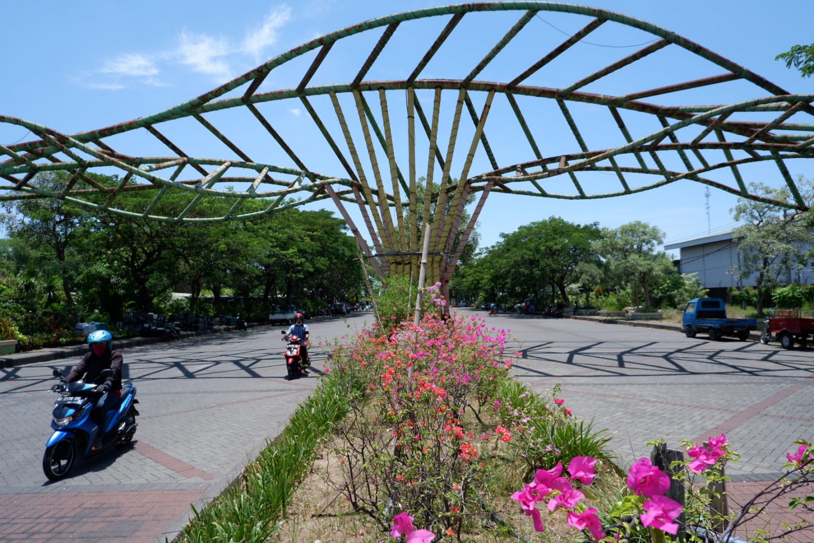 DIOPTIMALKAN: Pengembangan Pasar Induk Modern Puspa Agro diharapkan lebih maksimal dengan diperlebarnya akses Jalan Raya Sawunggaling. (RIZKY PUTRI PRATIMI/RADAR SIDOARJO)