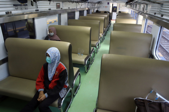 KERETA API SEPI: Pemerintah tidak akan melakukan penyekatan untuk liburan Nataru tahun ini. Yang akan dilakukan pemerintah adalah pengendalian dan pengawasan. (DOK)