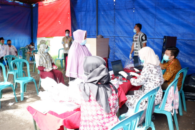 MANUAL LAGI: Proses pemungutan suara secara e-voting pada pilkades 2021. (dok)