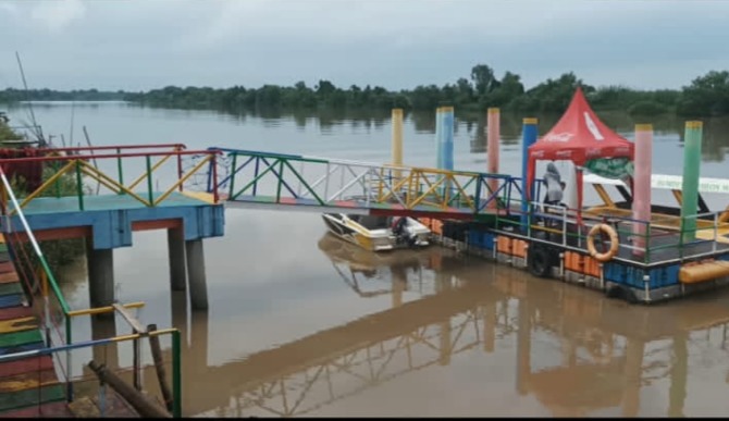 TARIK WISATAWAN: Salah satu fasilitas di Wisata Bahari Tlocor. (Ist)