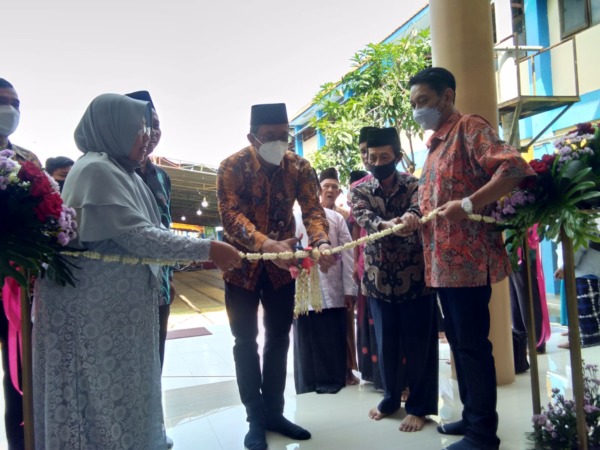 PENUH BERKAH: Bupati Sidoarjo Ahmad Muhdlor saat meresmikan Masjid An Nafi