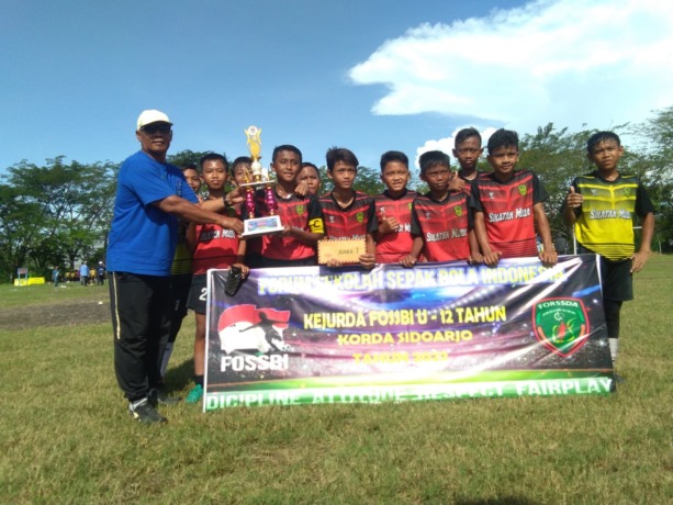 MENANG: SSB Sikatan Muda menjadi juara dalam Kejurda Fossbi Jatim.
