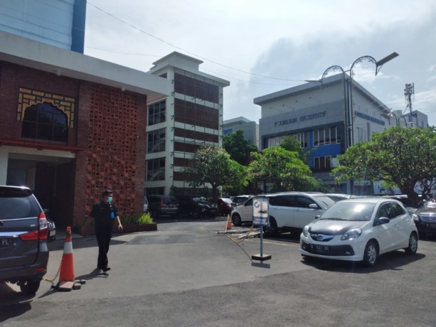 PELAYANAN: Bangunan poliklinik eksekutif di RSUD Sidoarjo juga menjadi salah satu fasilitas unggulan. (HENDRIK MUCHLISON/RADAR SIDOARJO)