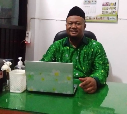 Kepala MTS Hasanuddin Abd Hamid Fahmi