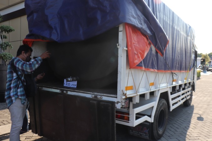 TEPERGOK: Truk modifikasi untuk mengisi bio solar juga diamankan beberapa waktu lalu. (LUKMAN ALFARISI/RADAR SIDOARJO)