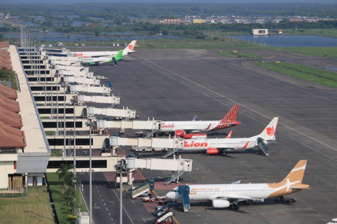 PERSIAPAN: Sejumlah pesawat saat diparkir di Bandara Internasional Juanda. (IST)