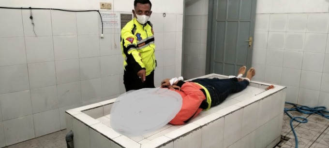 NAHAS: Korban sudah dievakuasi ke kamar mayat. (IST)