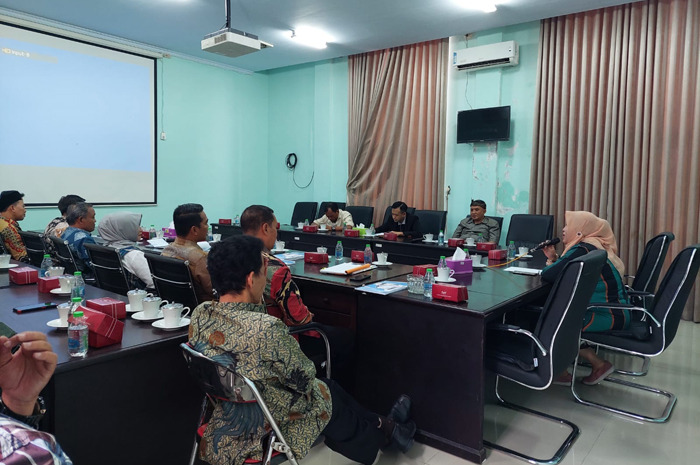 Suasana rapat dengar pendapat antara DPRD Jombang dengan instansi pemangku kebijakan soal kasus titip KK di PPDB Zonasi