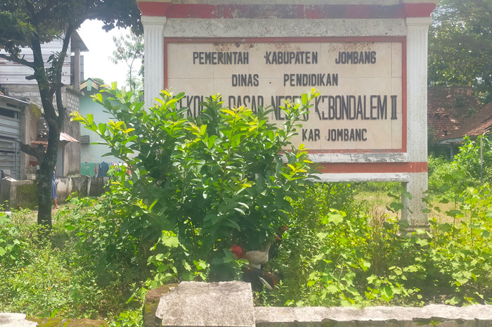 SD Negeri Kebondalem I Bareng ini adalah salah satu Fasum milik Pemkab Jombang yang berdiri di atas TKD