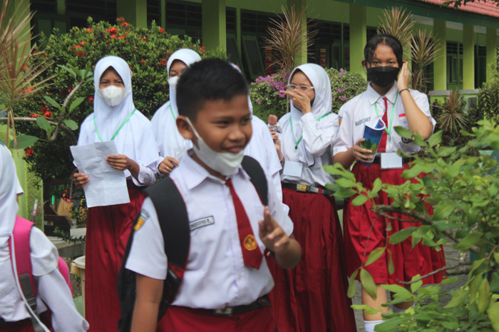 Kegiatan belajar mengajar di SDN Kepanjen 2 Kecamatan Jombang (7/6.)