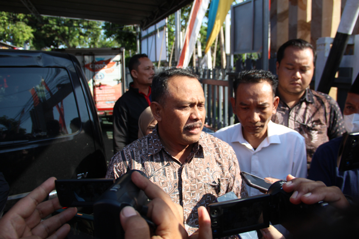 M SIswoyo, kuasa hukum Sudiyanto saat memberi keterangan soal status penahanan kepada kliennya