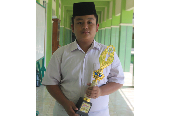 Lana Asyraf El Basyar meraih juara 3 cabang tahfiz putra Porseni MTs Jatim di Jombang 24-26 Juni