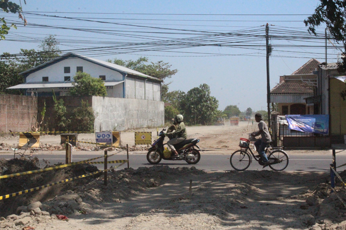 Titik jalur provinsi yang terdampak proyek irigasi Pariterong, di Kecamatan Diwek, Jombang