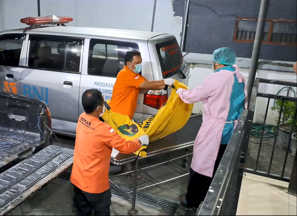 mayat korban mutilasi di Jombang saat dievakuasi ke RSUD Jombang
