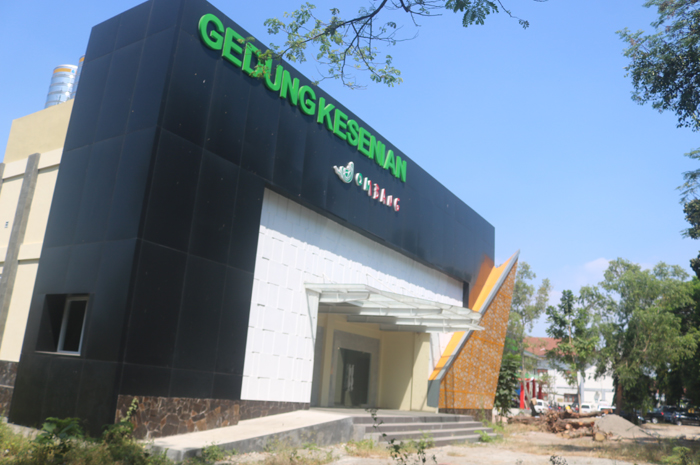 Kondisi gedung kesenian Jombang yang kini masih terbengkalai. Pemkab Jombang berencana meresmikannya tahun 2023 ini.