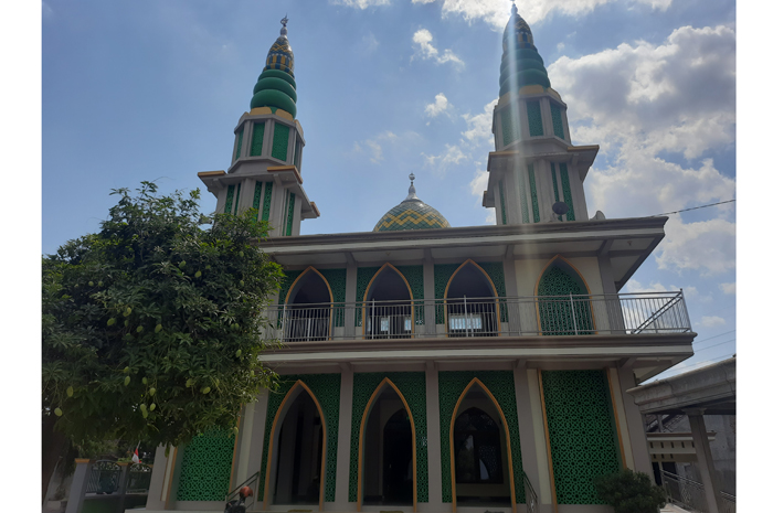 Masjid Baitul Iman Sawiji, Jogoroto yang dibangun saat peristiwa G30S merebak. Namun, kini bangunan aslinya telah diougar.