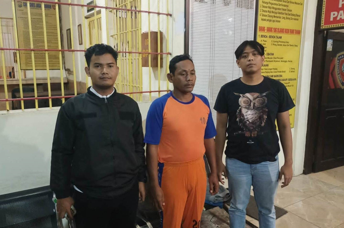 Warga Sudimoro, Jombang yang dibekuk polisi karena jadi panitia penyelenggara perjudian sabung ayam.