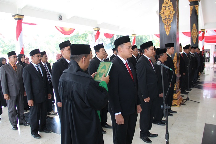 Prosesi pelantikan kepada 125 pejabat di Jombang Rabu (6/9)