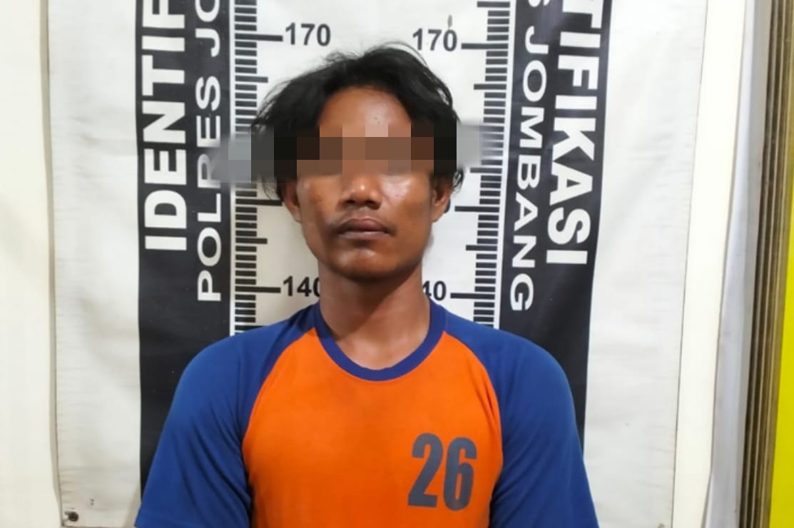 Pelaku jambret di Desa Watugaluh, Diwek saat diamankan polisi