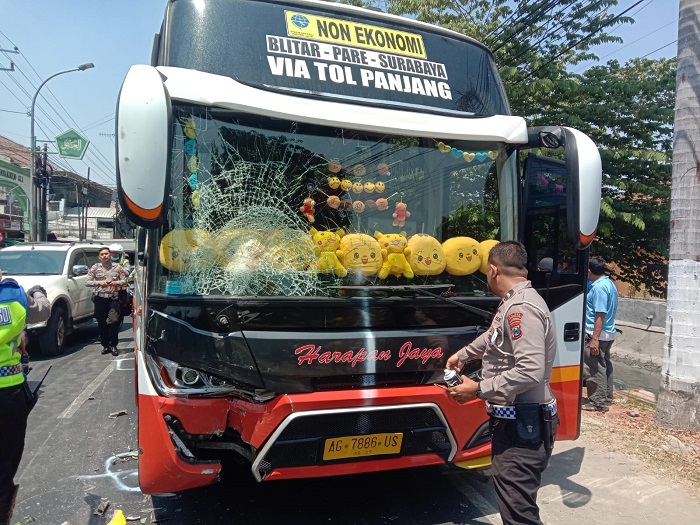 Kondisi bus yang terlibat kecelakaan maut di Tambakberas Jombang