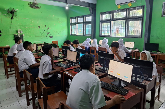 Proses ANBK salah satu SMP yang menumpang di SMPN 1 Mojoagung Jombang