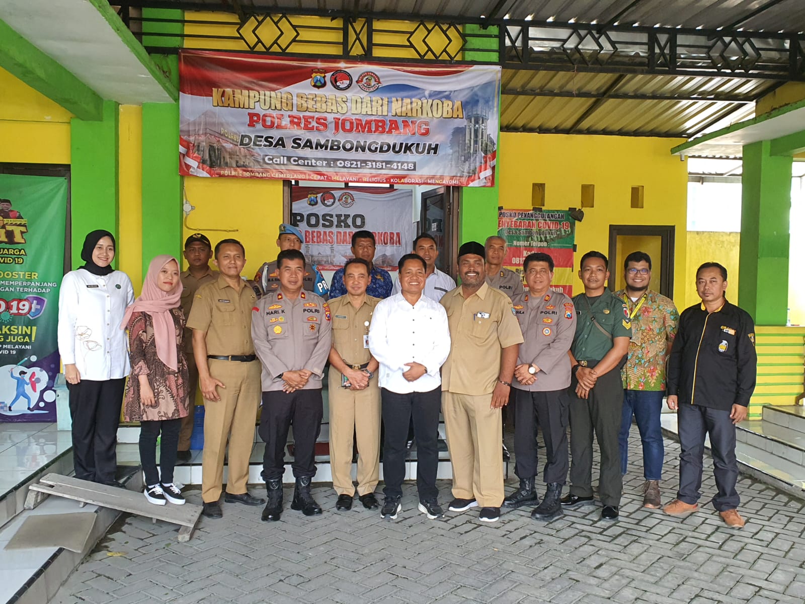 Kepala Bakesbangpol Jombang sat menghadiri peresmian kampung bebas narkoba di Desa Sambongdukuh, Kecamatan Jombang