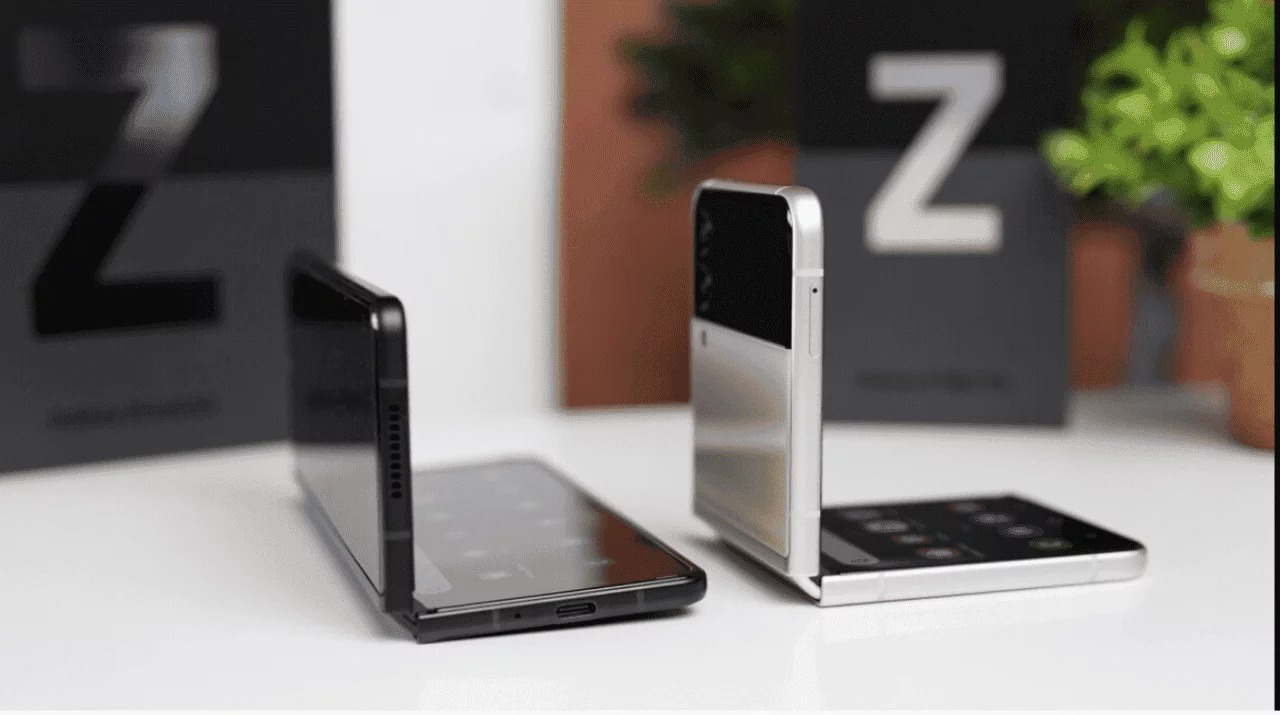 Ilustrasi ponsel lipat Samsung Z Flip