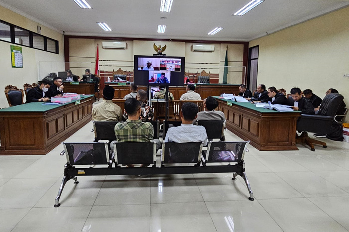 Sidang perkara korupsi pupuk bersubsidi di Jombang yang digelar di Pengadilan Tipikor Surabaya Selasa (26/9)