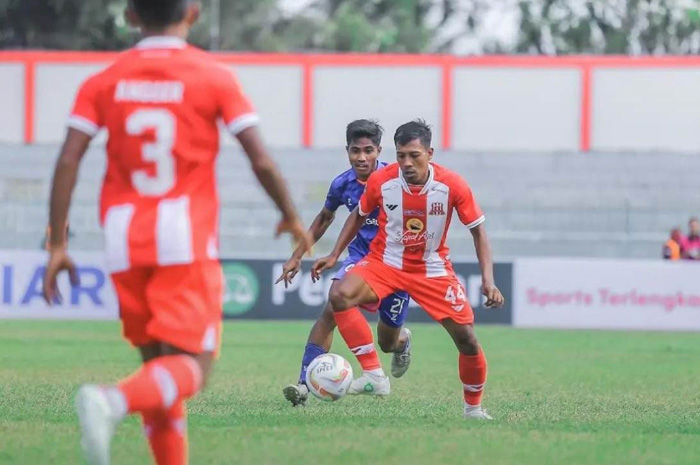 Bima Ragil saat bertanding melawan PSCS Cilacap di Stadion Wijaya Kusuma Cilacap, Senin (11/9)