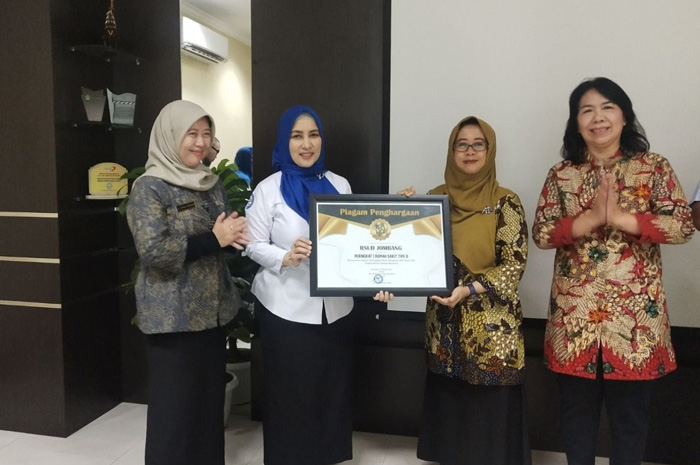 Direktur RSUD Jombang DR dr Ma