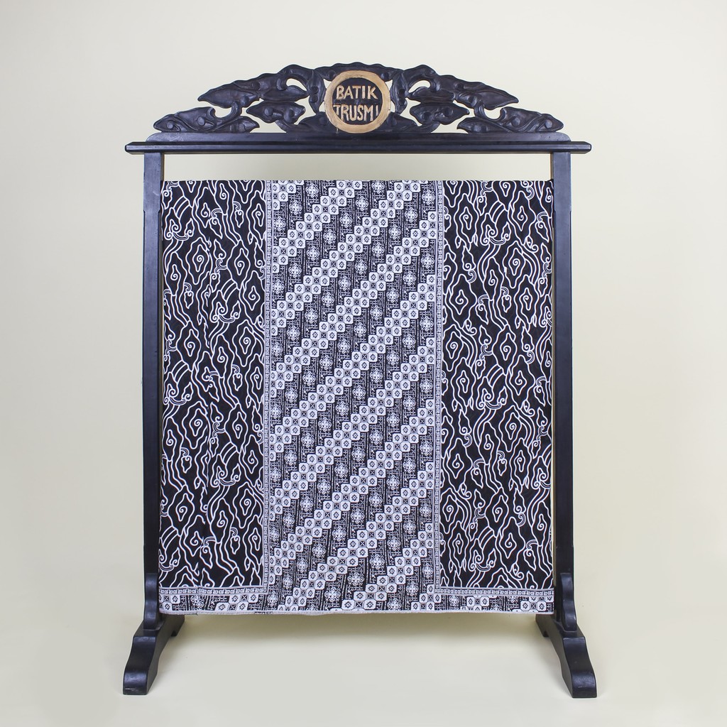 Batik sarung mega mendung