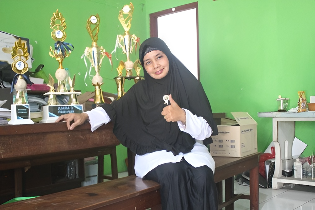 Sayyidah Jumati Rodiyah, Guru Kimia MAN 1 Jombang