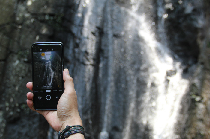 Air Terjun Sekar Pudak Sari di Dusun/Desa Caranwulung menyajikan pemandangan yang eksotis.