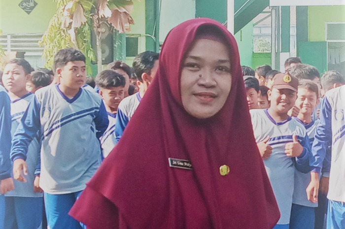 Sri Uma Mulyani , wakil ketua penggerak komunitas pembelajar SMPN 1 Ngoro. Juga ketua komunitas MGMP Matematika SMP wilayah selatan