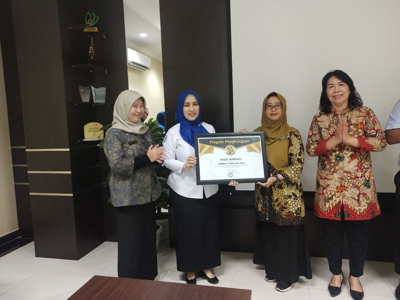 RSUD Jombang terima penghargaan dari BPJS Kesehatan Mojokerto