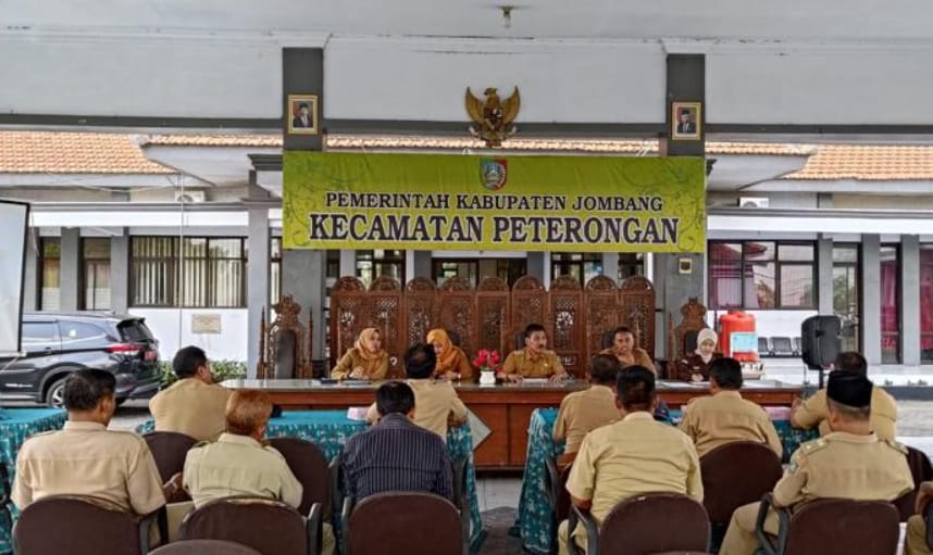 Kegiatan sosialisasi dan rekonsiliasi PBB P2 di kecamatan Peterongan yang dilakukan Bapenda dan Kejari Jombang