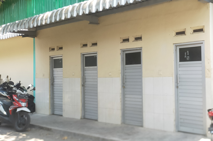 Toilet di pasar Tunggorono Jombang ini belum berfungsi, kondisi ini dikeluhkan pedagang