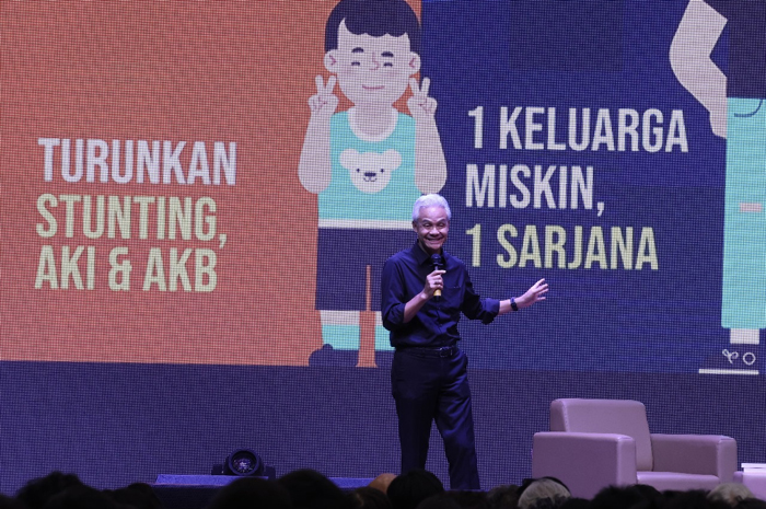 Ganjar Pranowo memberikan kuliah umum di Universitas Kristen Maranatha Bandung, pada Rabu (11/10).