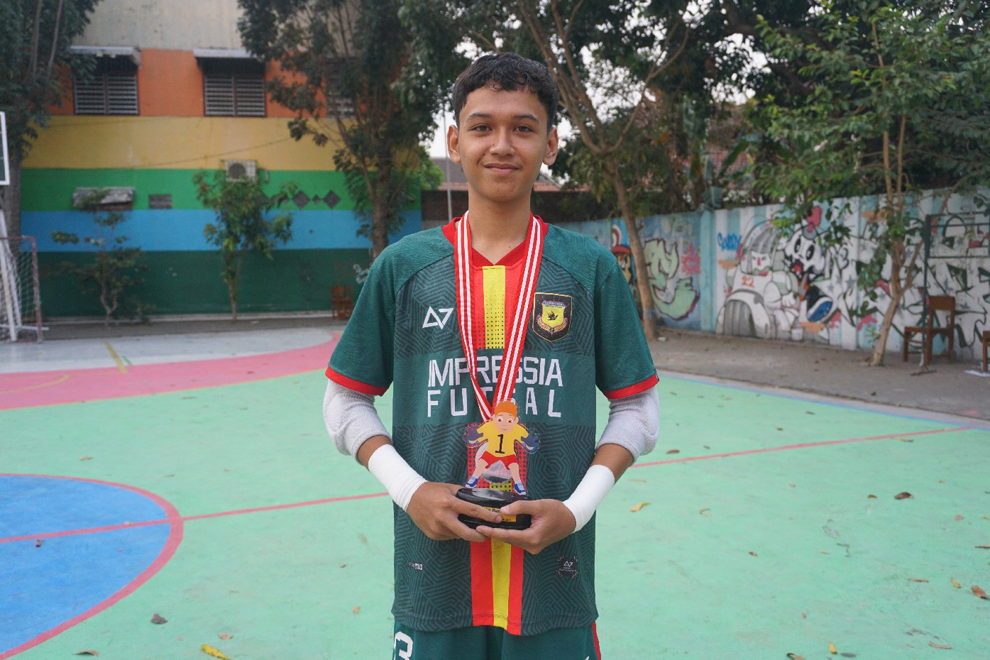 Galih Arya Narendra, penjaga gawang terbaik di turnamen Grida Futsal Competition (GFC) 2023