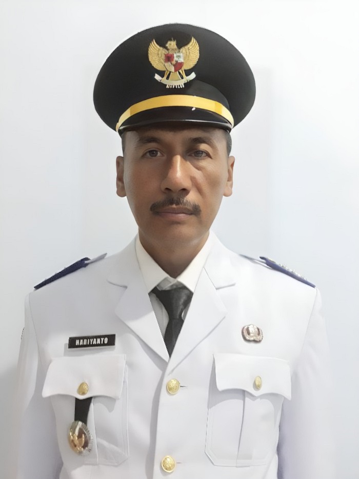 Camat Bandarkedungmulyo, Hariyanto
