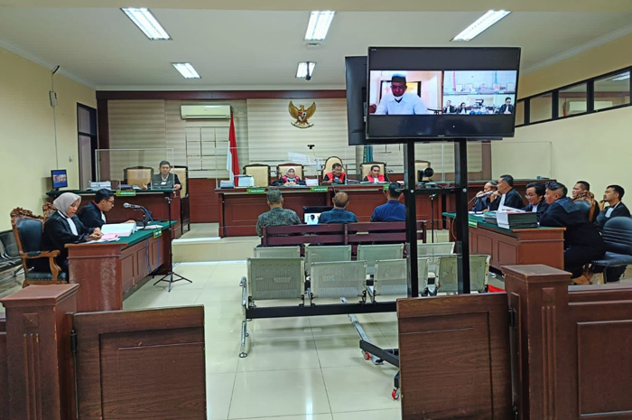Tiga saksi a de charge dari terdakwa Mubin tengah diperiksa di persidangan Selasa (31/10)