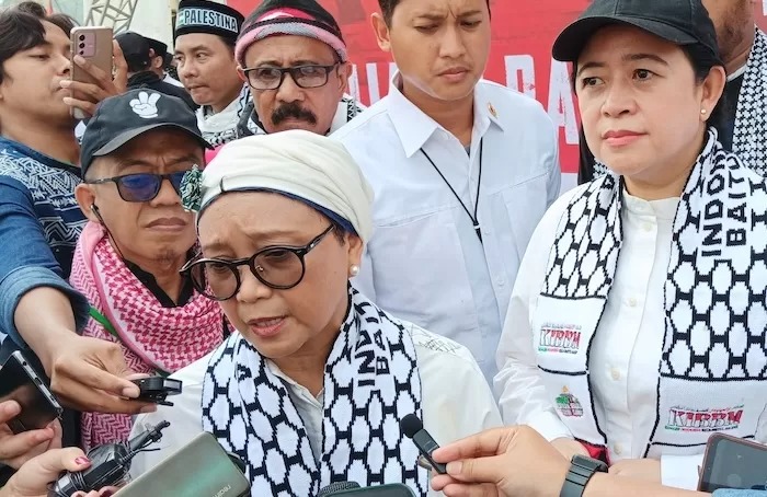 Menlu RI Retno Marsudi dan Ketua DPR Puan Maharani hadir dalam aksi Bela Palestina di kawasan Monas, Jakarta Pusat (5/11/2023)