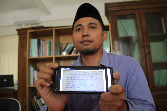 Draftresolusi jihad ini sebenarnya  bukan tulisan tangan KH Hasyim Asy&rsquo;ari