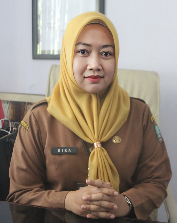 Dr Rika Paur Fibriamayusi SSTP MKP,  kabid hubungan industrial dan persyaratan kerja di Dinas Tenaga Kerja Jombang