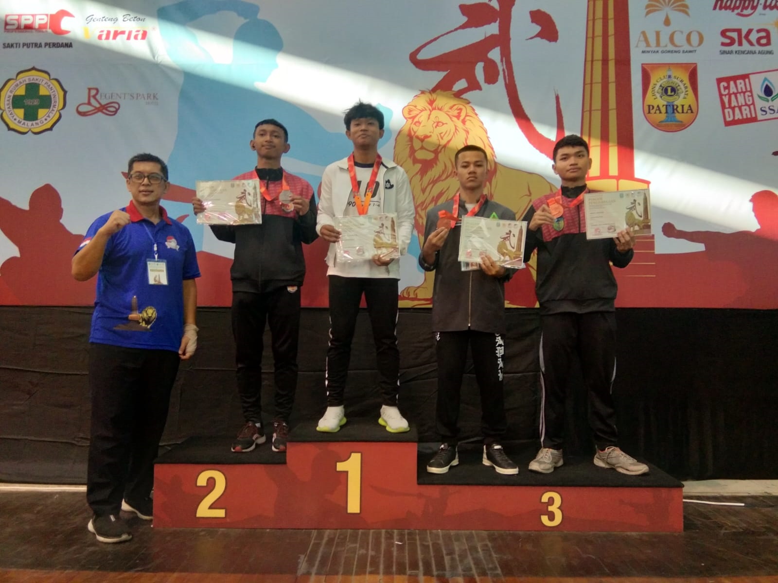 Atlet wushu Jombang yang meraih medali pada Kejurprov Jatim dan Malang Open yang digelar di GOR Ken Arok Kota Malang (15-19/11).