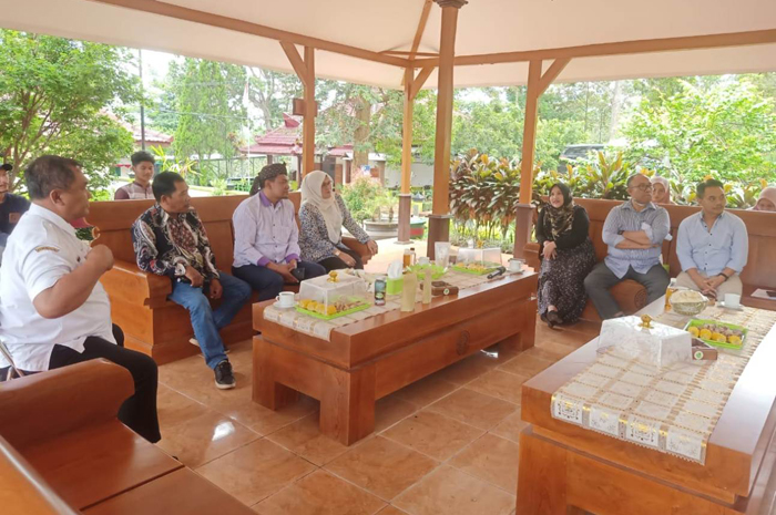Anggota Komisi B DPRD Jombang saat melakukan sidak dan kunjungan ke Perkebunan Panglungan Wonosalam